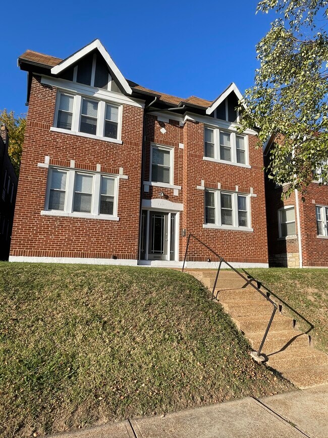 Frente del edificio - 3215 Halliday Ave