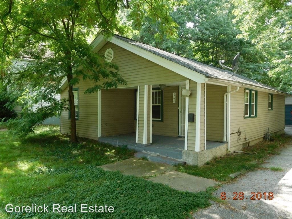 964 Woodview Rd, Cleveland Heights, OH 44121 House Rental in