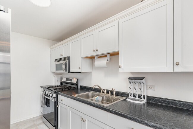 Foto del edificio - 6700 S South Shore Dr