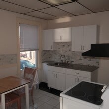 Building Photo - 2 Meader Rd
