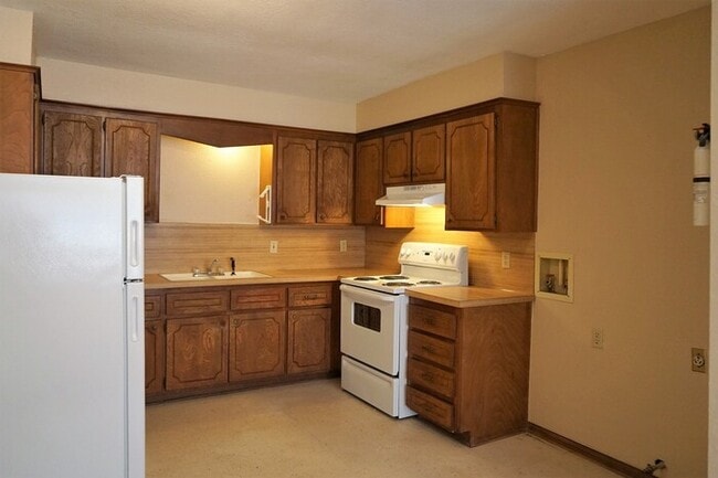 Building Photo - 2 Bed 1 Bath in the Minco, Oklahoma