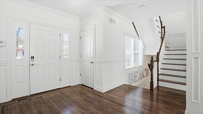 Foto del edificio - 27 Jeffrey Ln