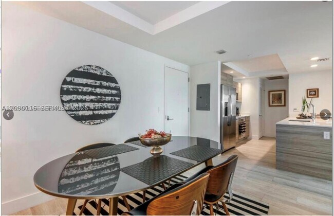 Foto del edificio - 121 NE 34th St