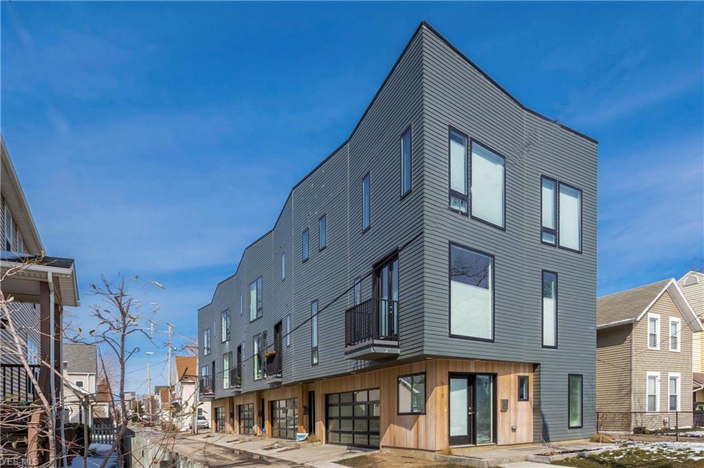 Primary Photo - 2407 W 6th St