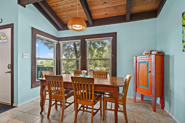 Foto del edificio - 2307 Trailside Dr