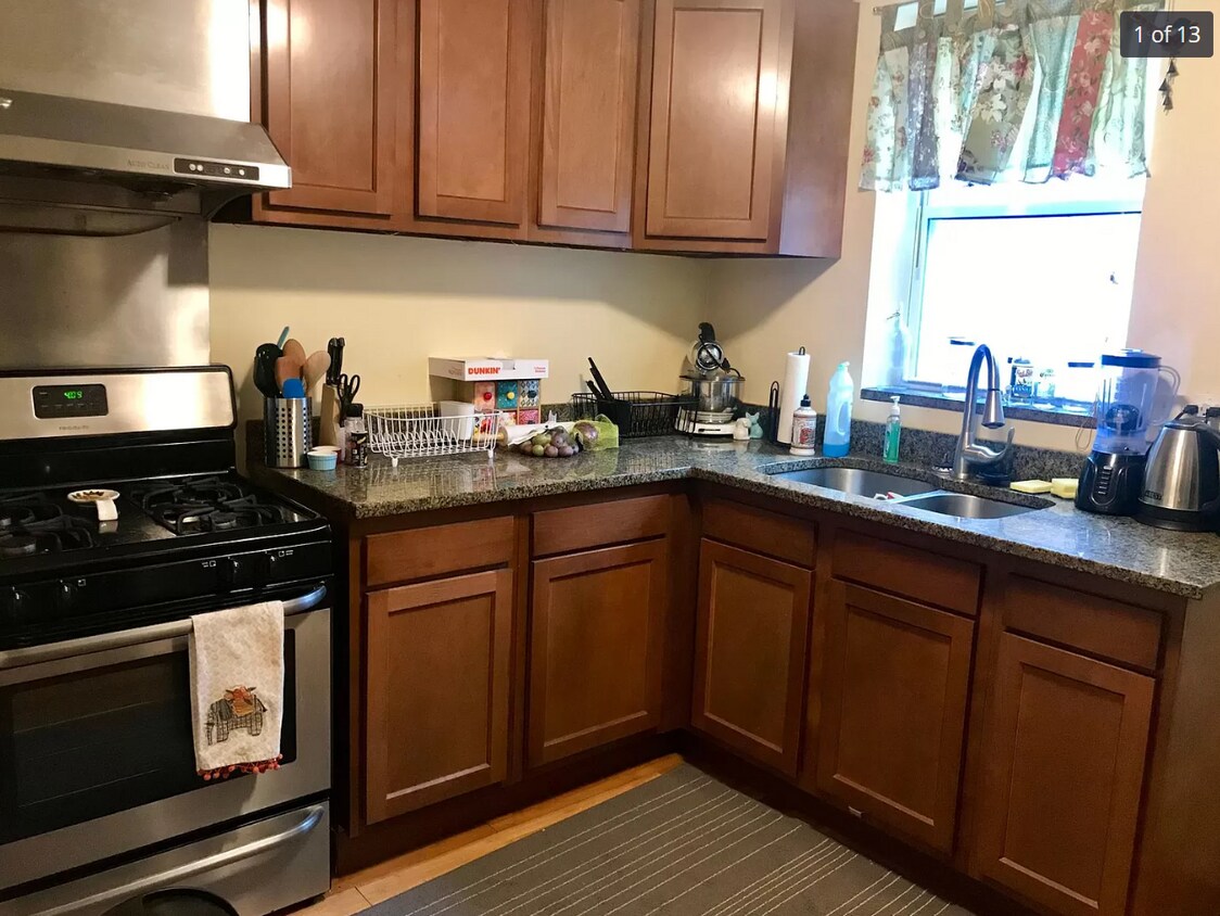 Kitchen - 3230 Ward St