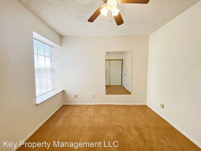 Foto del edificio - 3 br, 2 bath House - 8061 Crystal Haven Ln