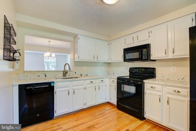 Building Photo - 1506 Autumn Ridge Cir