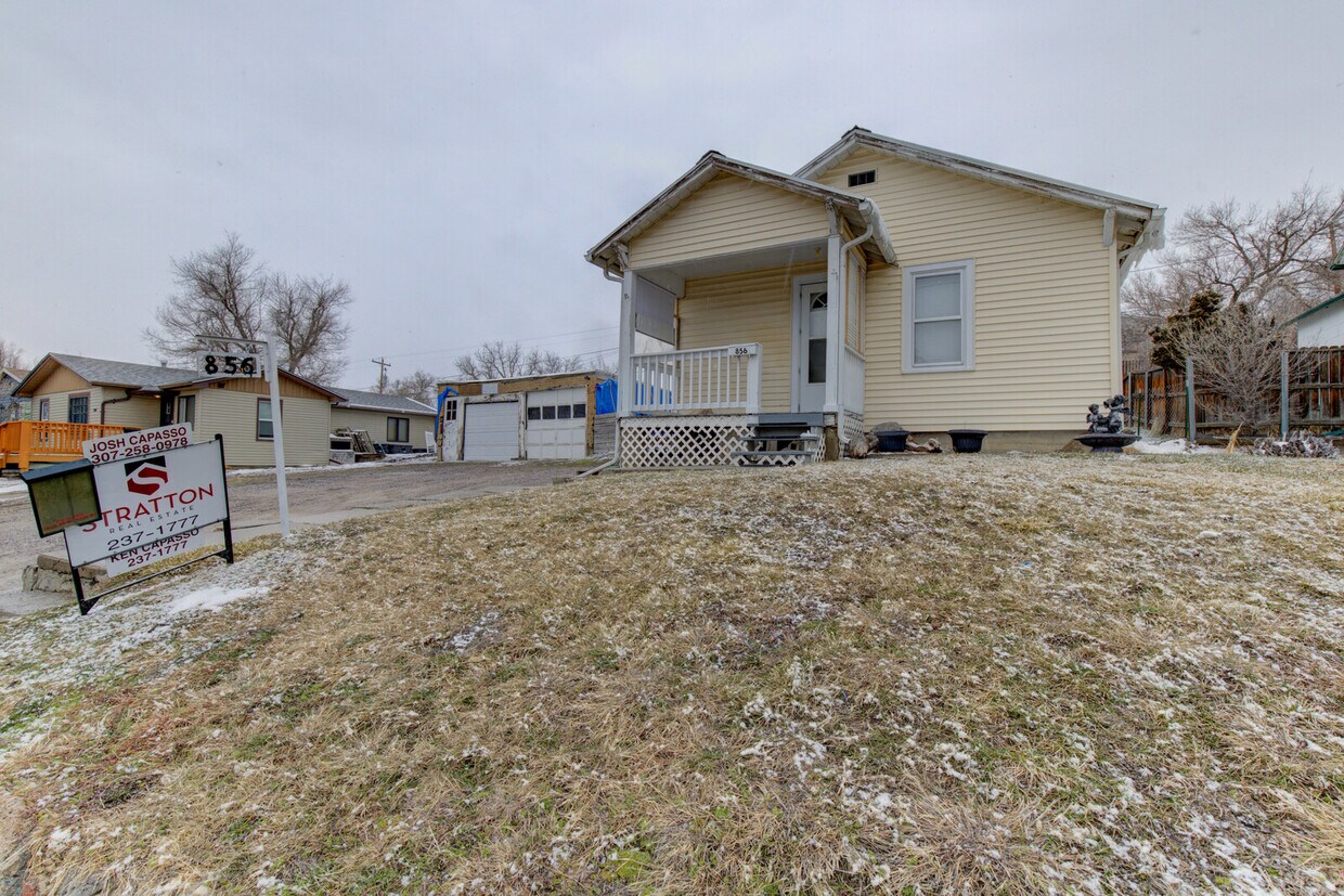 Foto principal - 856 S Conwell St