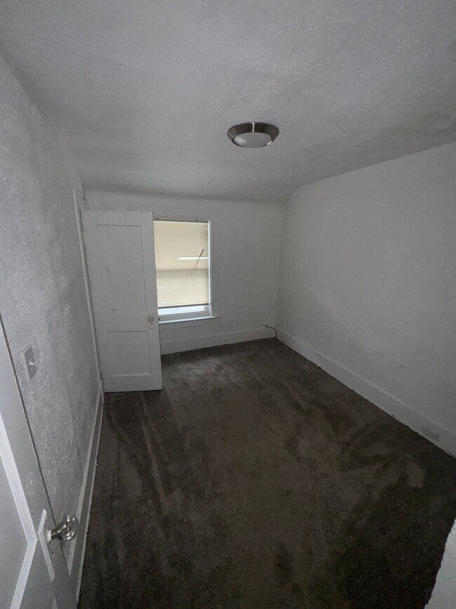 Foto del edificio - 2127 Elliott Ave