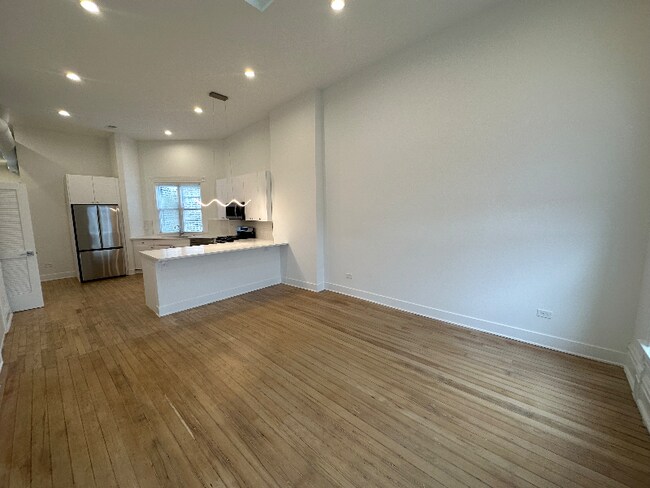 Foto del edificio - 1856 W Chicago Ave