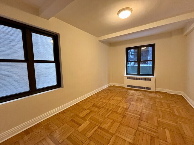 Foto del edificio - 141 E 56th St