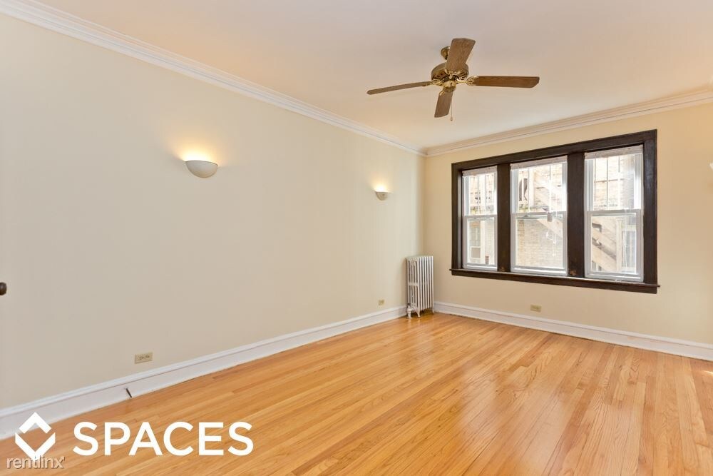 Primary Photo - 1726 W Berteau Ave