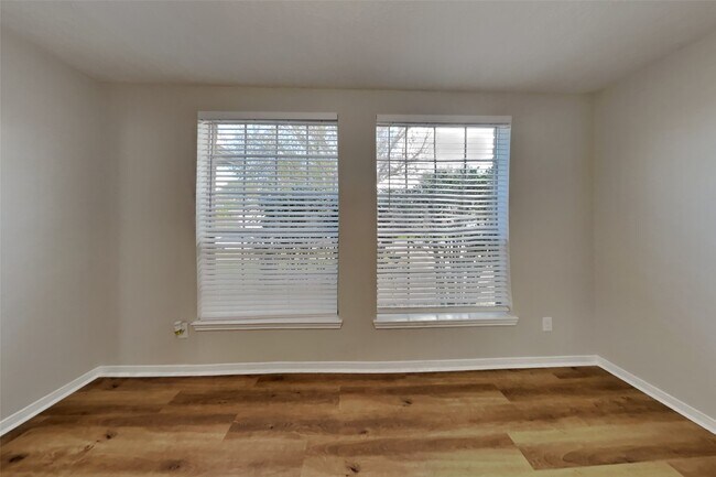 Foto del edificio - 18327 Willow Moss Dr