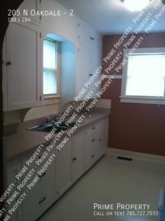 Building Photo - 205 N Oakdale-2