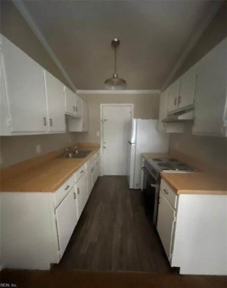 Foto del edificio - 831 Armistine Ct