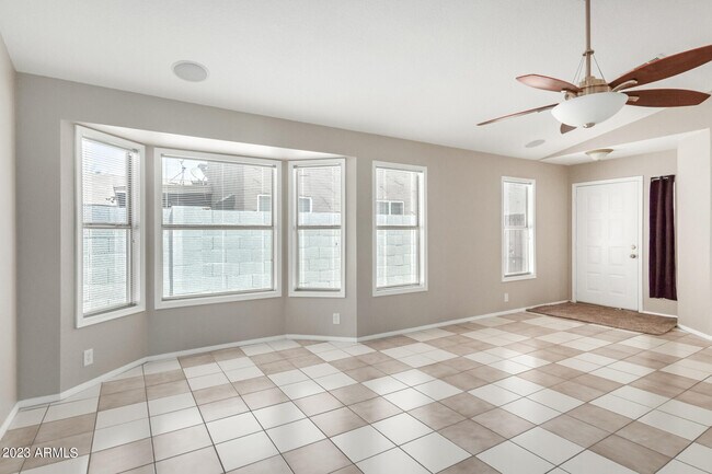 Foto del edificio - 23420 N 40th Ln