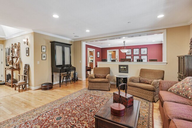 Building Photo - Gorgeous Sunnyvale Home l Chef’s Kitchen &...