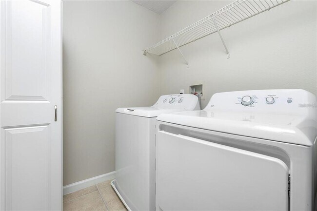 Foto del edificio - 11939 Great Commission Way