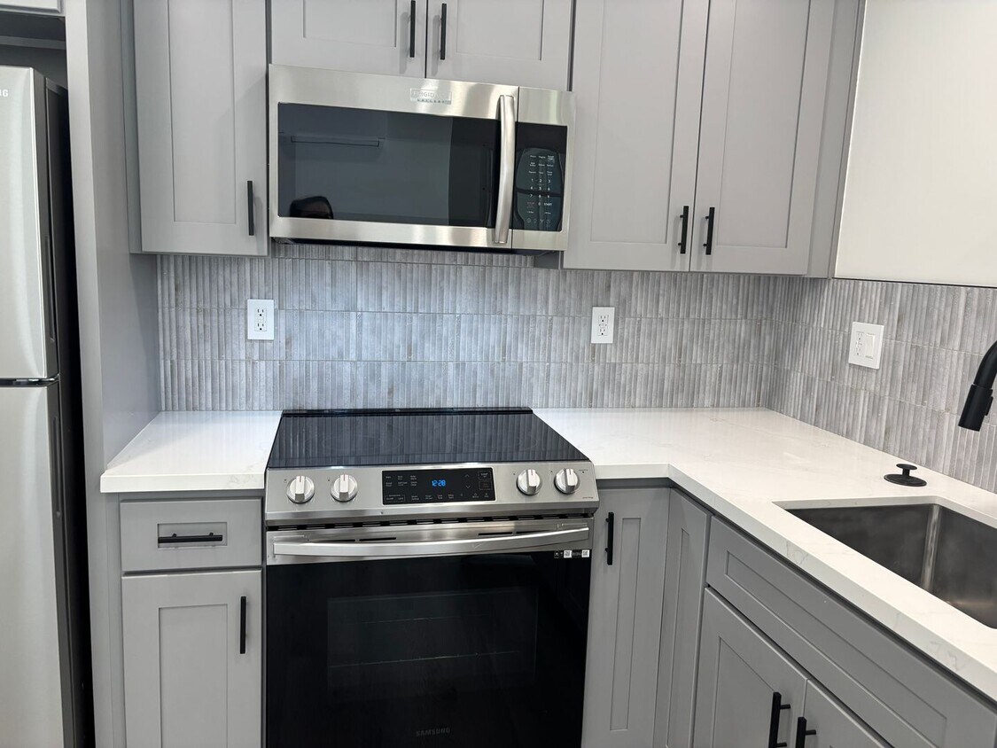 Foto principal - 1219-1221 S Lake St