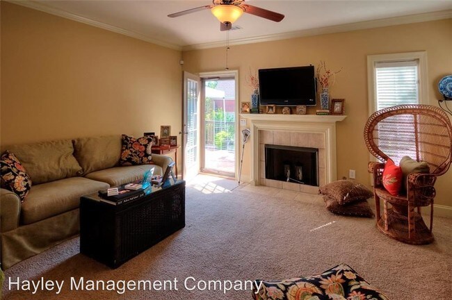 Building Photo - 3 br, 2.5 bath House - 674 Carpenter Way