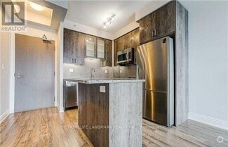 Building Photo - 9088-9088 Yonge St