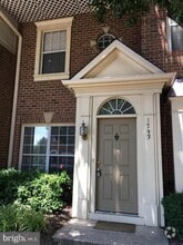 Building Photo - 1733 Kingsgate Ct