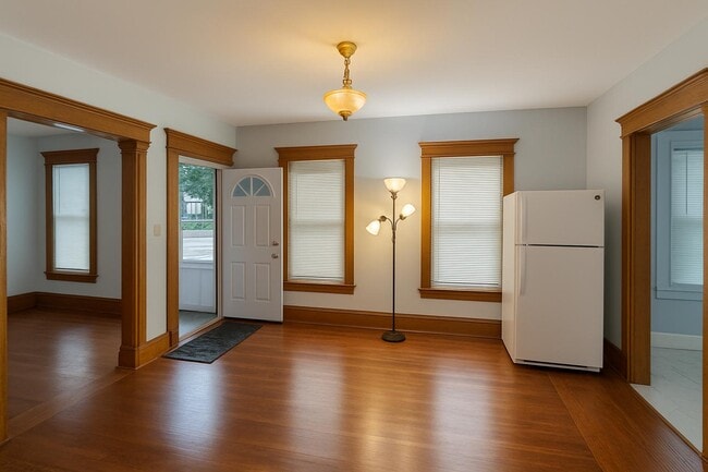 Building Photo - 413 Highland Ave