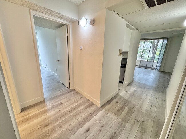 Foto del edificio - 3715 S Canfield Ave