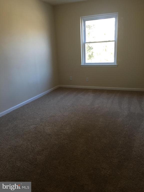 1 Pennsylvania Rd Unit 15, Glassboro, NJ 08028 Room for Rent in Glassboro, NJ