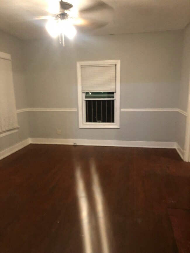 Foto del edificio - 450 Bryan Ave