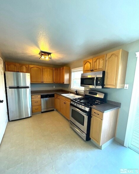 Foto del edificio - 405 Kess Way