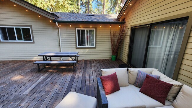 Building Photo - Boulder Creek Cabin