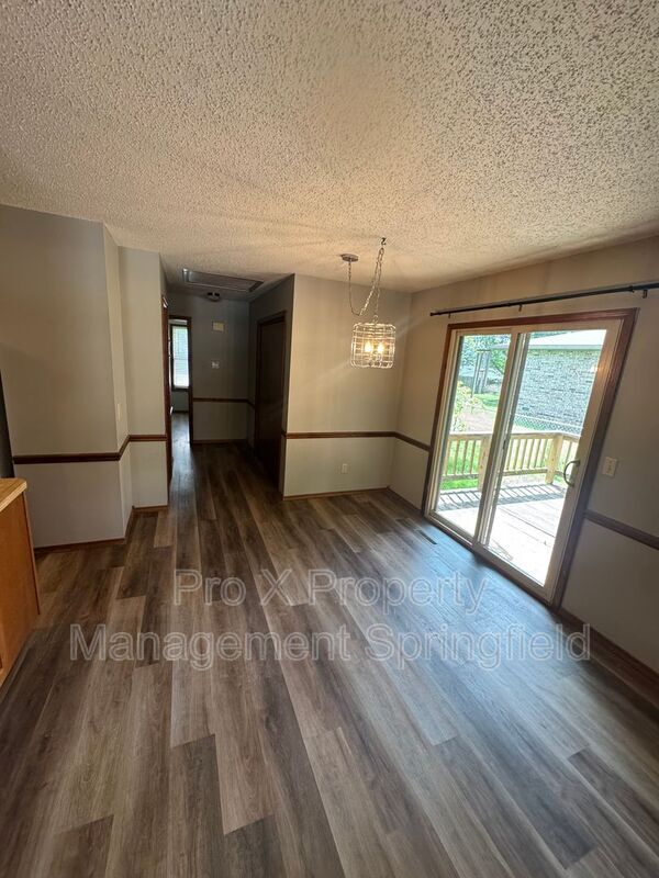 Building Photo - 3720 Farm Rd