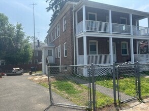 Building Photo - 8 Horace St