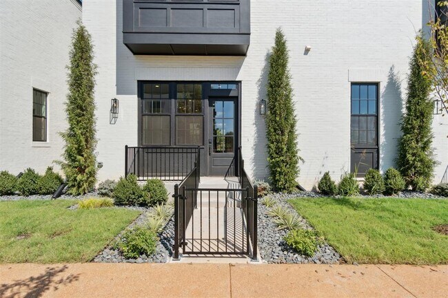 Building Photo - 18829 Selah Wy