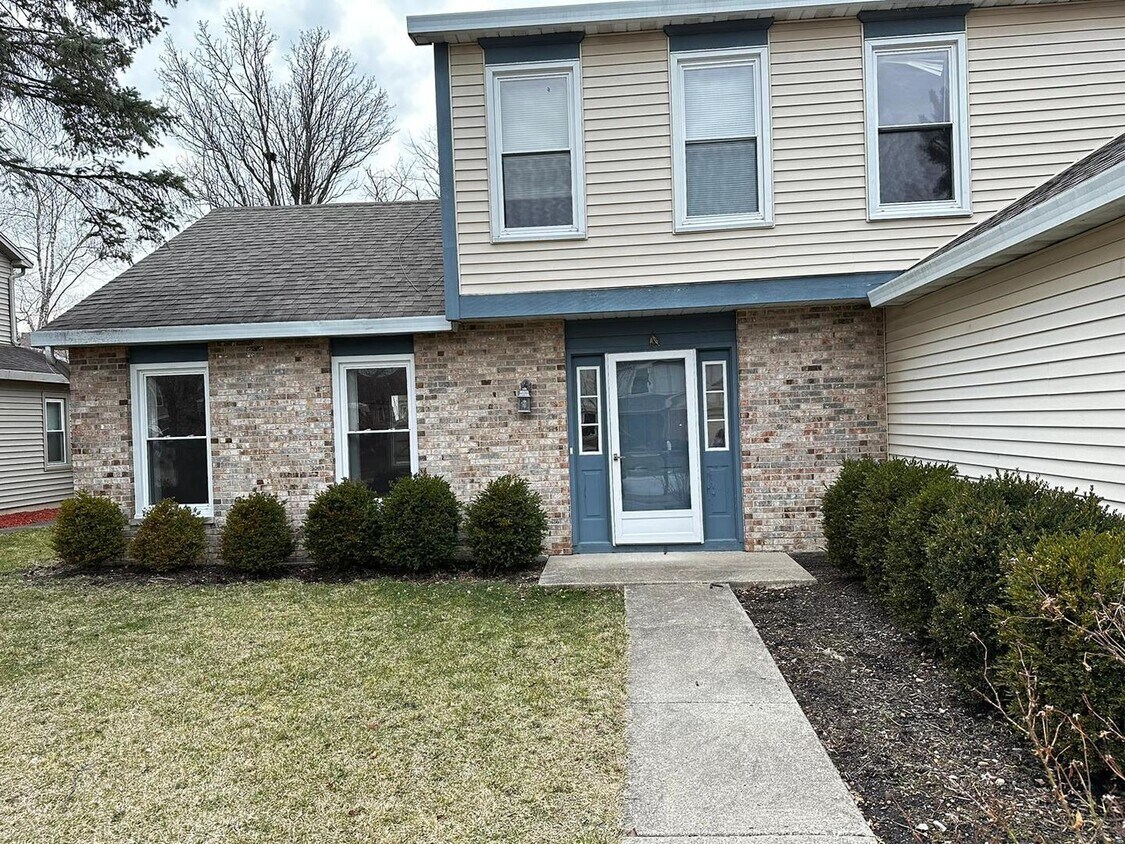 Foto principal - 916 Hobson Dr