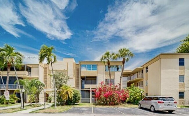 Building Photo - 9175 SW 77th Ave