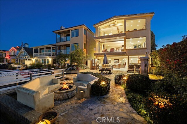 Foto del edificio - 900 E Balboa Blvd