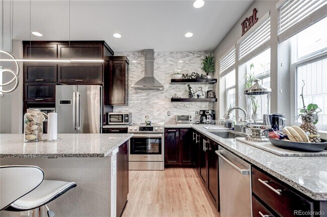 Foto del edificio - 2067 W 66th Ave