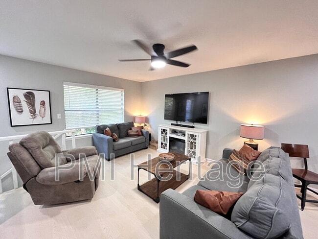 Building Photo - 1373 E Sequoyah Ct