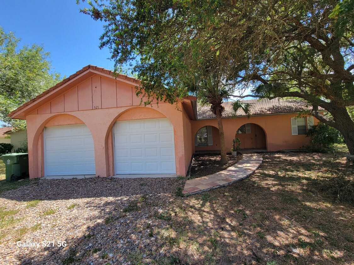 521 De Leon Ave, Rancho Viejo, TX 78575 House Rental in Rancho Viejo