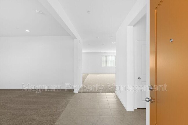 Building Photo - 32869 Hutton Way