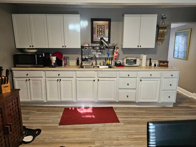 Building Photo - 70 Noblestown Rd