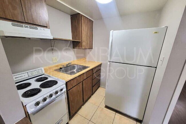 Foto del edificio - 9230 N 6th St