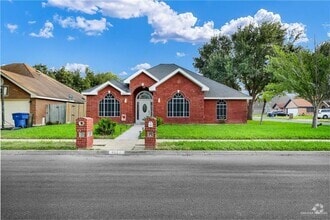 Building Photo - 4621 W Maple Ave