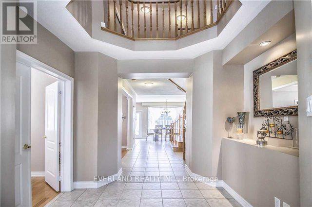 Building Photo - 4 Hepatica St