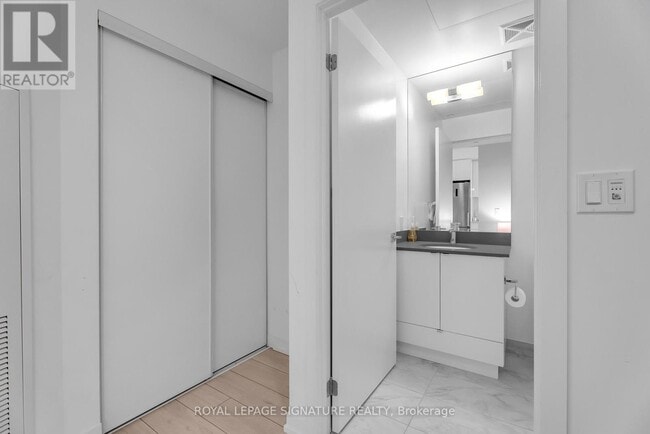 Photo du bâtiment - 49 E Liberty St