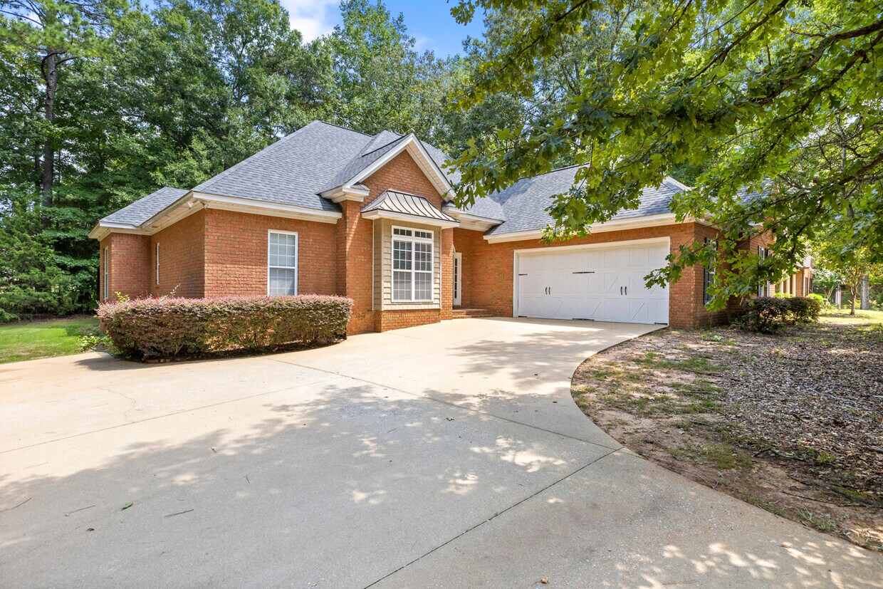 Foto principal - 148 Carriage House Ln