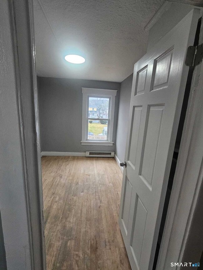 Building Photo - 14 Westfield St